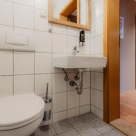 Luga Homes - Karli Apartment